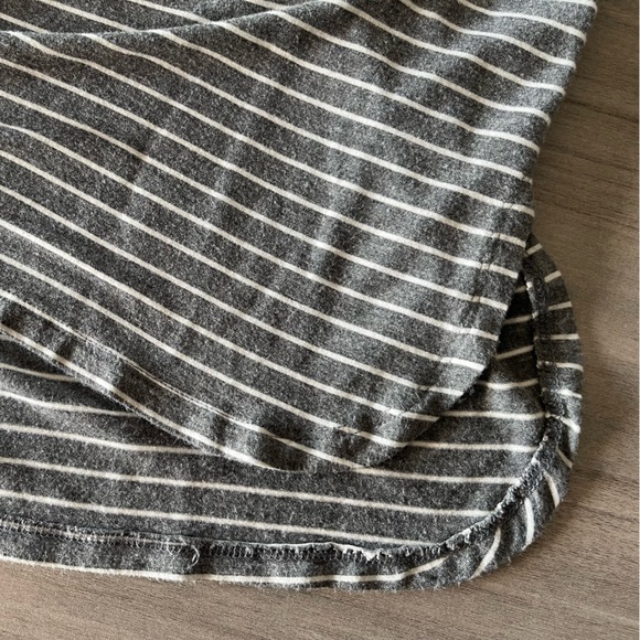 American Eagle Soft & Sexy Long-Sleeve V-Neck - Size Small - Picture 6 of 14